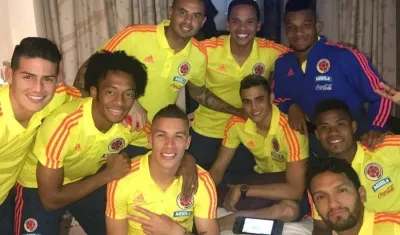 Jugadores de la Selección comparten en la concentración. 