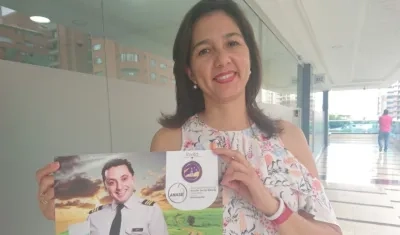 Lorena Ospina de Ospina, esposa del comandante de la Brigada y directora de Voluntarias del Ejército Nacional.