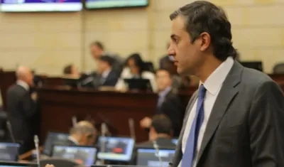 Senador Mario Fernández Alcocer.