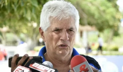 El técnico de Junior, Julio Comesaña,