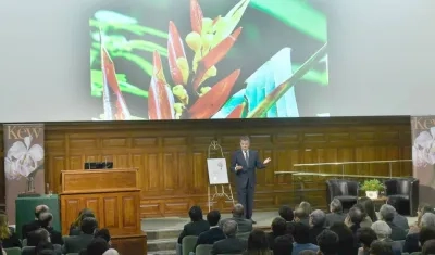El Presidente Santos fue hoy exaltado por The Royal Botanic Gardens Kew con la Medalla Internacional Kew 2017 por su labor para cuidar la biodiversidad de Colombia.