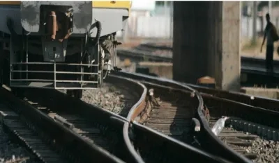 La locomotora accidentada llevaba muchos pasajeros, según las primeras versiones.