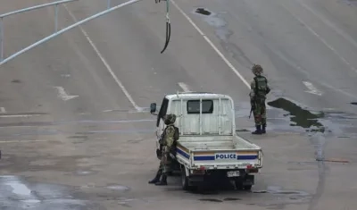 Varios países pidieron respetar el orden constitucional en Zimbabue, después de que las Fuerzas Armadas diesen un paso contra el Gobierno de su presidente, Robert Mugabe.