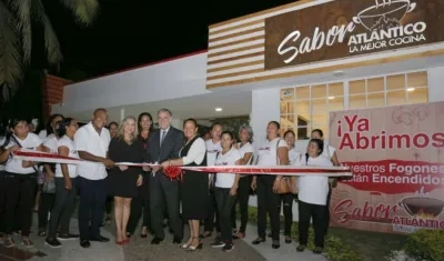 Momento de la inauguración del restaurante Sabor Atlántico.