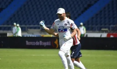 El capitán juniorista celebrando el golazo.