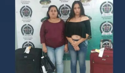 Las dos mujeres fueron capturadas con 7 kilos de cocaína en su maleta.