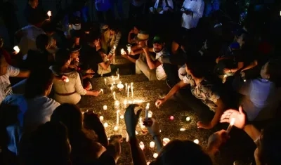 Vigilia en la Plaza de la Paz en memoria de Angello Alzamora.