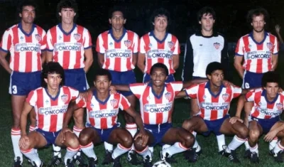 Parados de izq a der: Dulio Miranda, Edgardo Bauza, Pedro Blanco, Omar Alfredo Galván, Esteban Pogany, Carlos Ischia. Abajo en el mismo orden: Mario Coll, Didí Alex Valderrama, Jesús 'Kiko' Barrios, Amín Bolívar y Óscar Bolaño.