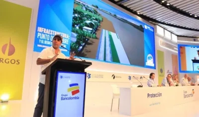 Alcalde Alejandro Char en el congreso de la Cámara Colombiana de Infraestructura.
