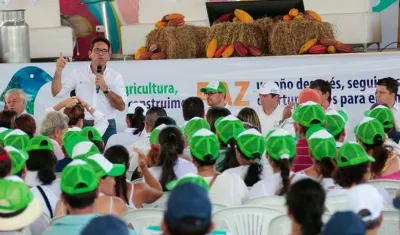 “Es un país que debe volver a la ruralidad. Este no puede ser un país urbano" dijo el ministro en Mesetas.