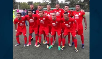 Arriba  de izquierda a derecha, Sergio Pabon, Isaac Rivera, Kevin Aladesanmi, Homer Martínez, Camilo Díaz y Willer Ditta. Abajo, en el mismo orden, Andres Palmezano, Joan Castro, Johan Bocanegra, Carlos Esparragoza y Luis Sandoval.