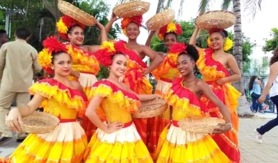 Integrantes de las Casas Distritales de Cultura de la Localidad Riomar.