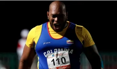 Edder César ganó y metió a Colombia en la historia.