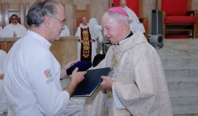 Gobernador Verano exaltó labor pastoral de monseñor Jairo Jaramillo.
