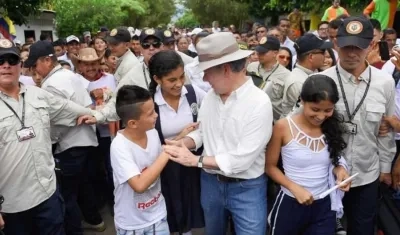 El Presidente Santos de visita en La Ilusión, Caquetá.