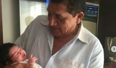 Poncho y su nieta Valentina.