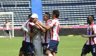 Sebastián Viera custodiará el arco, en un equipo con varias alternativas. 