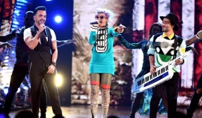 Luis Fonsi y Bomba Estéreo.