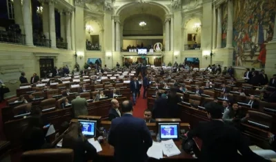 Senado discute la creación de las 16 curules para víctimas del conflicto armado.