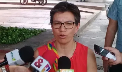 La senadora Claudia López.