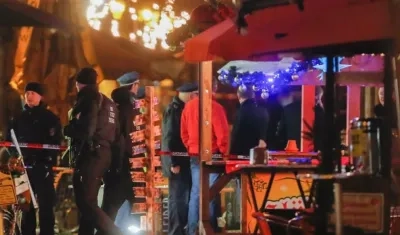 Mercado navideño donde fue detonado el paquete sospechoso.