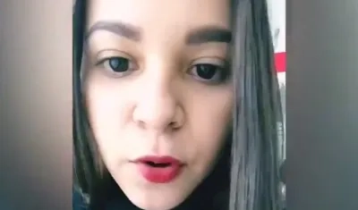 La acordeonera, María Silena Ovalle.