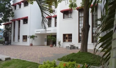 Biblioteca  Meira Delmar.