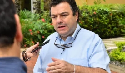 Carlos Negret Mosquera, defensor del Pueblo.