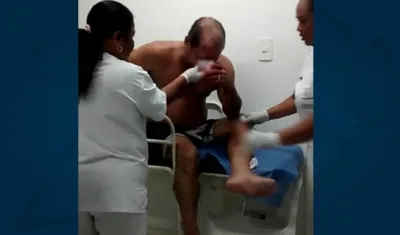 Ciudadano herido en medio de la golpiza al ladrón.