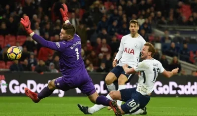 Harry Kane, de los Spurs, en una acción del partido. 