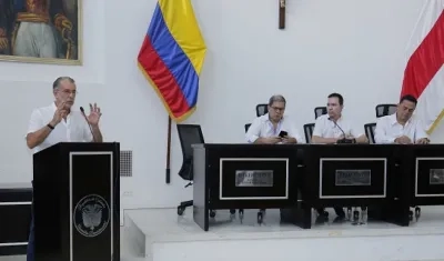 El Gobernador en la clausura de las sesiones de la Asamblea del Atlántico.