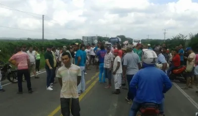 Habitantes de Baranoa bloquearon La Cordialidad por falta de agua