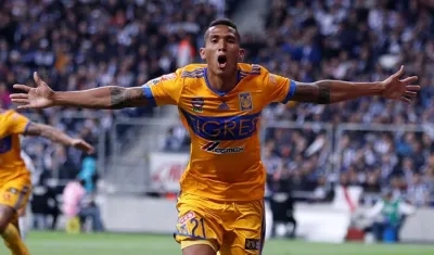 Francisco Meza celebrando el gol del campeonato.