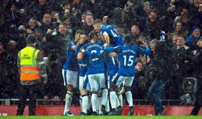Jugadores del Everton en un partido. 