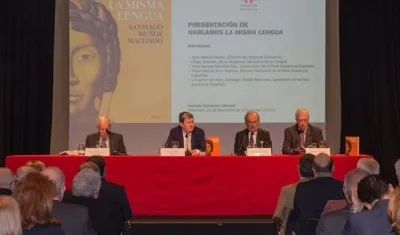 El director del Instituto Cervantes ha recibido hoy a una representación de académicos de la RAE y a los presidentes y miembros de las corporaciones de la Asale Informa. 