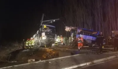 Cuatro niños murieron en el accidente y 19 más quedaron heridos.