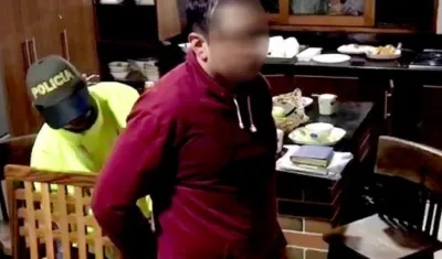 El hombre estaba en una fiesta con 23 mujeres, 14 de ellas adolescentes.