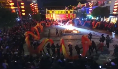 Danza del dragón en China.
