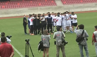 Jugadores del Melipilla en la cancha. 