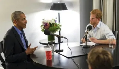 Obama con el príncipe Enrique.