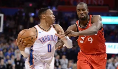 Russell Westbrook en una de sus jugadas destacadas.