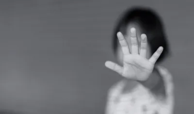 Los abusadores buscan a los niños a través de internet.