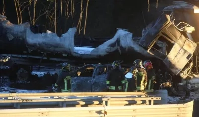 Así quedó el camión cisterna.