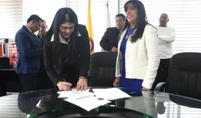 Sandra Plata Coronado, tomando posesión en Bogotá.