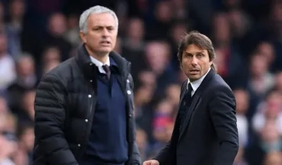 José Mourinho y Antonio Conte durante un partido. 