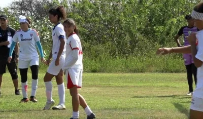 Iranis Centeno, jugadora de las Tiburonas. 