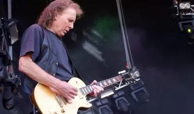 El guitarrista británico Eddie Clarke.