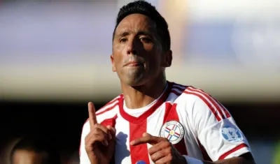 Lucas Barrios.