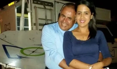 La periodista barranquillera Estefany Rodríguez y su padre Juan Rodríguez.