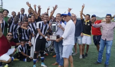 Escuela del Udinese de Barranquilla, campeones de la categoría juvenil. 